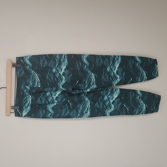 Fabletics NWOT Cloe Slim Printed Sweatpant Joggers - Picture 5 of 9